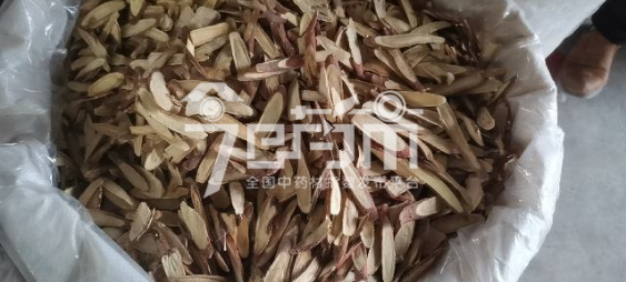 首阳中药材市场33元/kg成交的甘草柳叶片