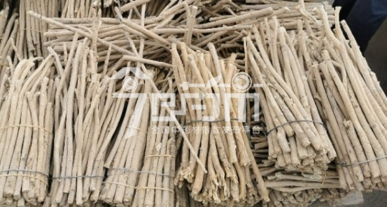 首阳中药材市场33元/kg成交的黄芪节子